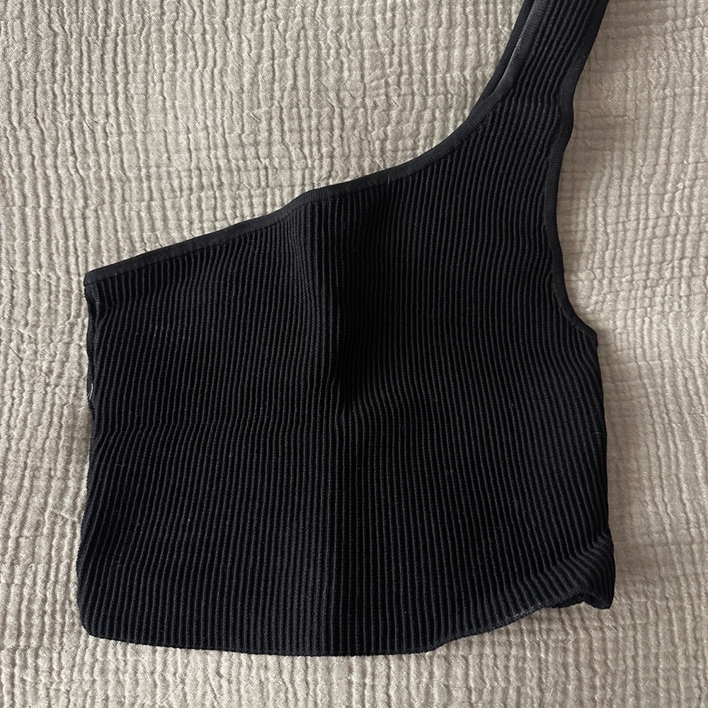 Aritzia One Shoulder sculpted top